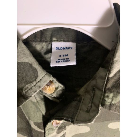 Old Navy Bundle 2 Piece Shirt/Pants & 2 Button Up/Down 0/6 Months - Picture 12 of 15